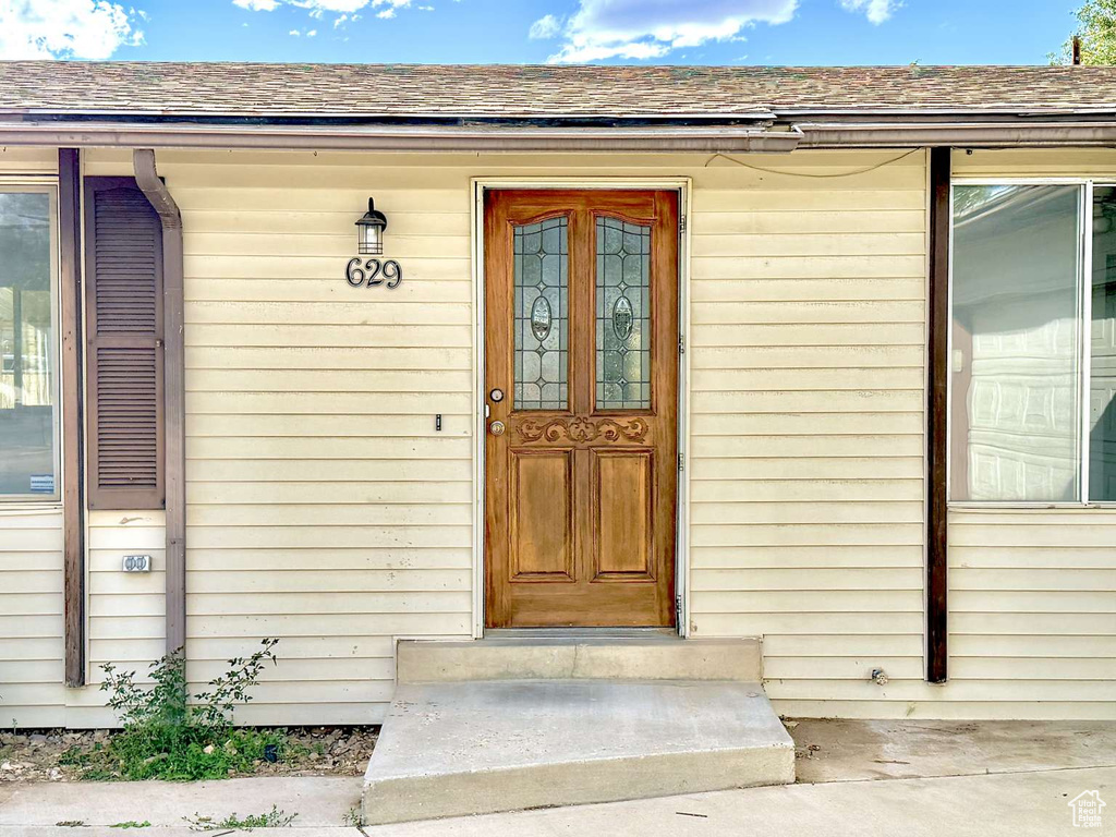 Photo 3 for MLS #2116099 at 629 N 400 East