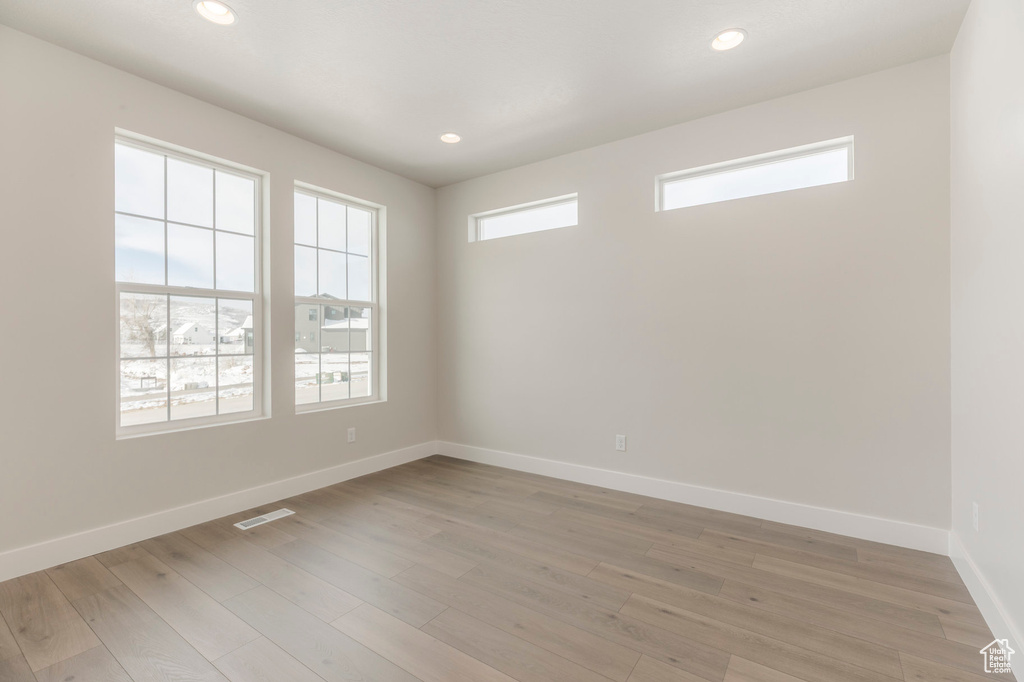 Photo 3 for MLS #2116102 at 1539 Rocky Mountain Way #401