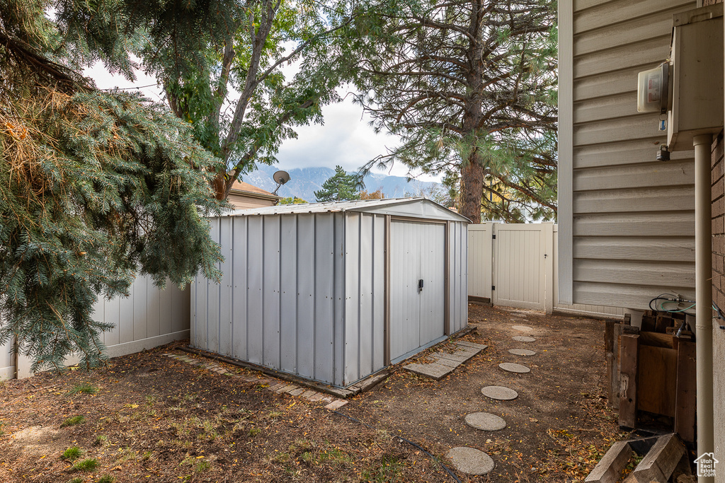 Photo 12 for MLS #2116126 at 1747 E Sugarloaf Dr