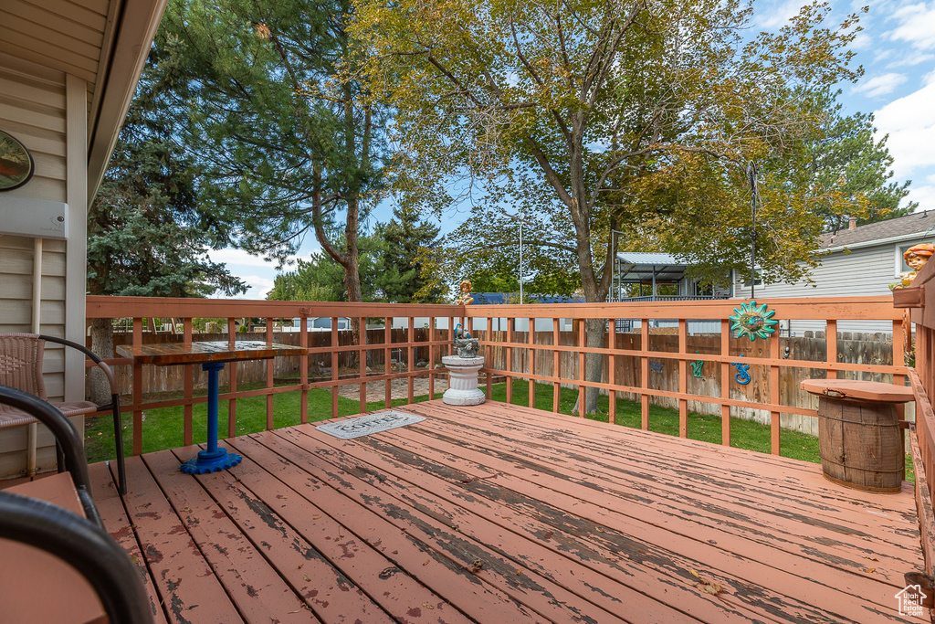 Photo 11 for MLS #2116126 at 1747 E Sugarloaf Dr