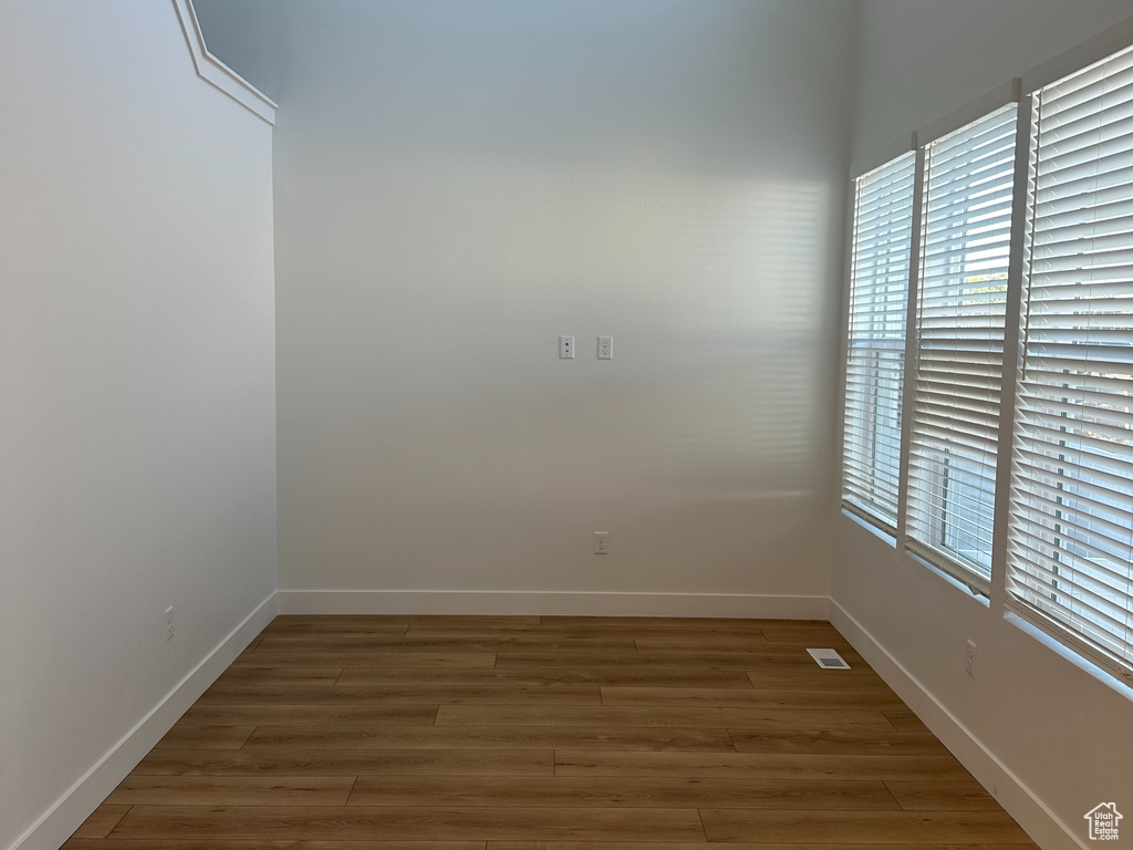 Photo 3 for MLS #2116136 at 285 E Vaughn Ln #13