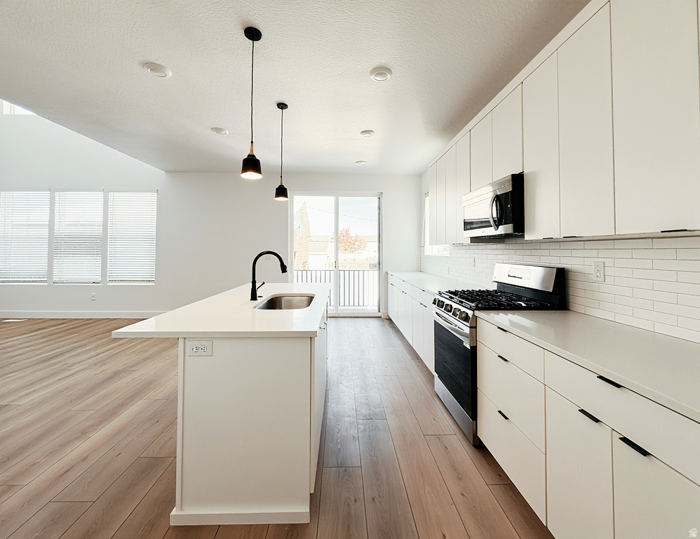 285 E VAUGHN LN #13 Midvale, UT 84047