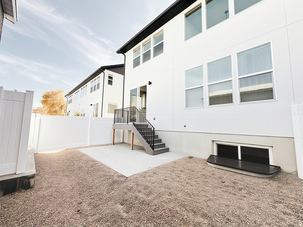 285 E VAUGHN LN #13 Midvale, UT 84047