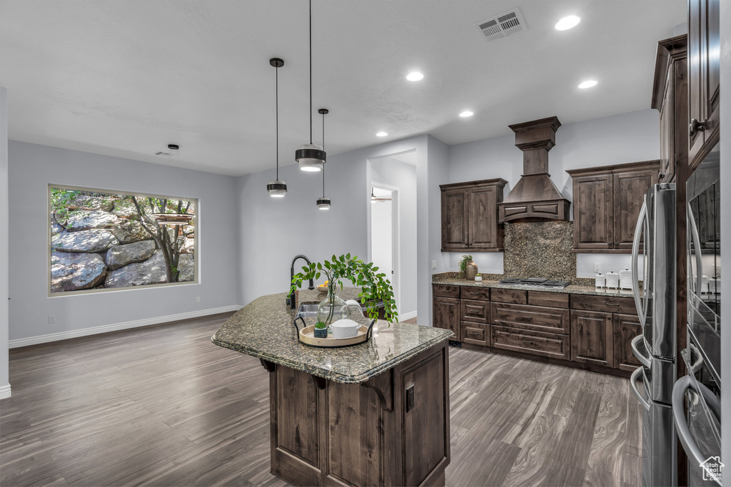 Photo 9 for MLS #2116137 at 587 E Amiata Way