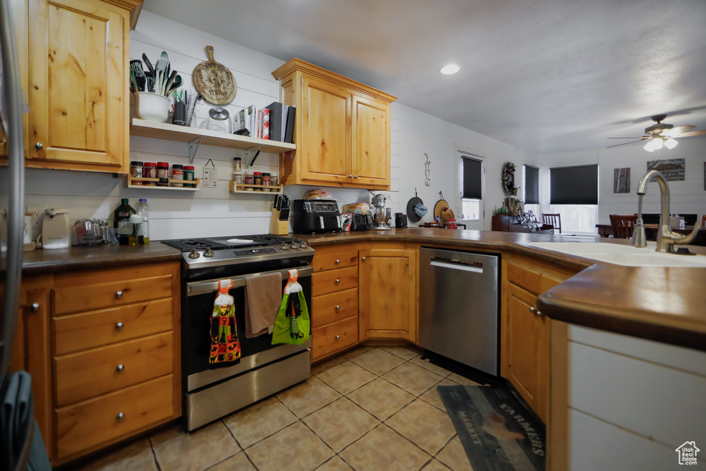Photo 5 for MLS #2116164 at 826 N 1100 West Cir