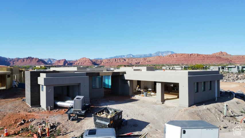 2874 W INDIAN PEAKS CIR St George, UT 84770