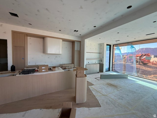 2874 W INDIAN PEAKS CIR St George, UT 84770