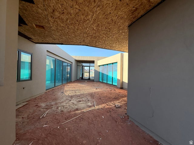 2874 W INDIAN PEAKS CIR St George, UT 84770