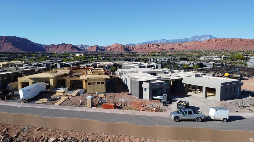 2874 W INDIAN PEAKS CIR St George, UT 84770