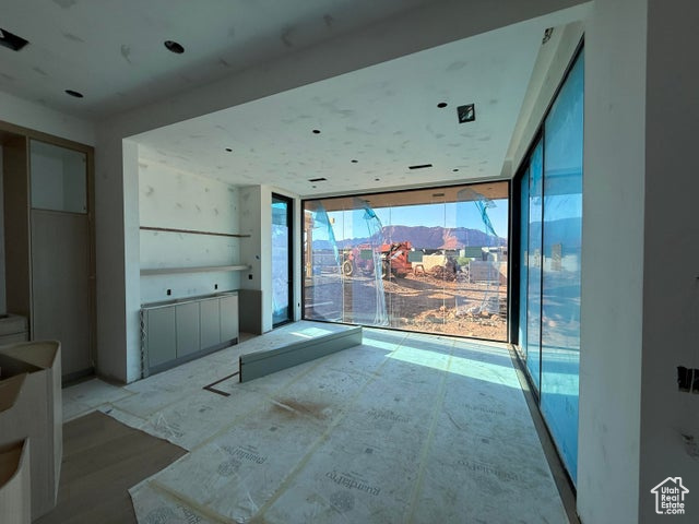 2874 W INDIAN PEAKS CIR St George, UT 84770