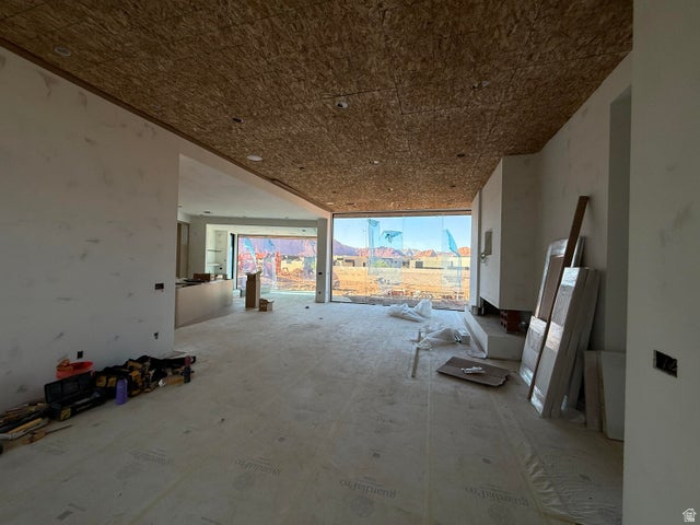 2874 W INDIAN PEAKS CIR St George, UT 84770
