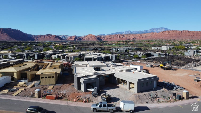 2874 W INDIAN PEAKS CIR St George, UT 84770