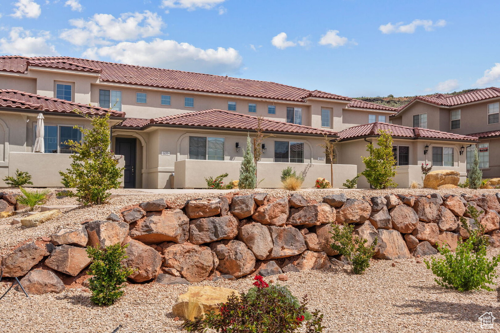 Photo 2 for MLS #2116174 at 1231 N Mistico Aly