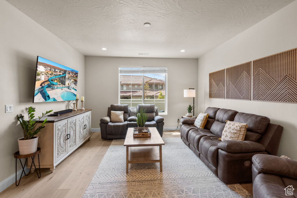 Photo 4 for MLS #2116174 at 1231 N Mistico Aly