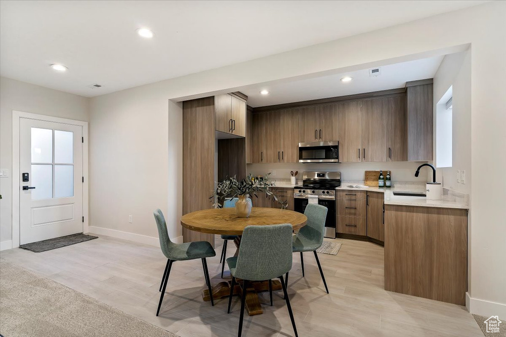 71 S HARVS LN Kaysville, UT 84037