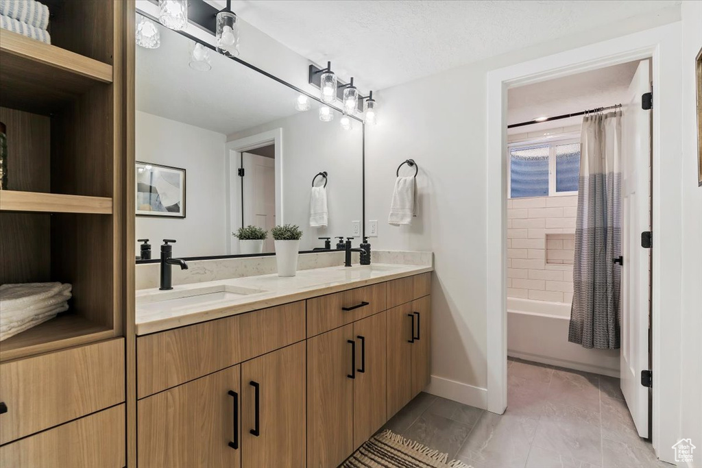 71 S HARVS LN Kaysville, UT 84037