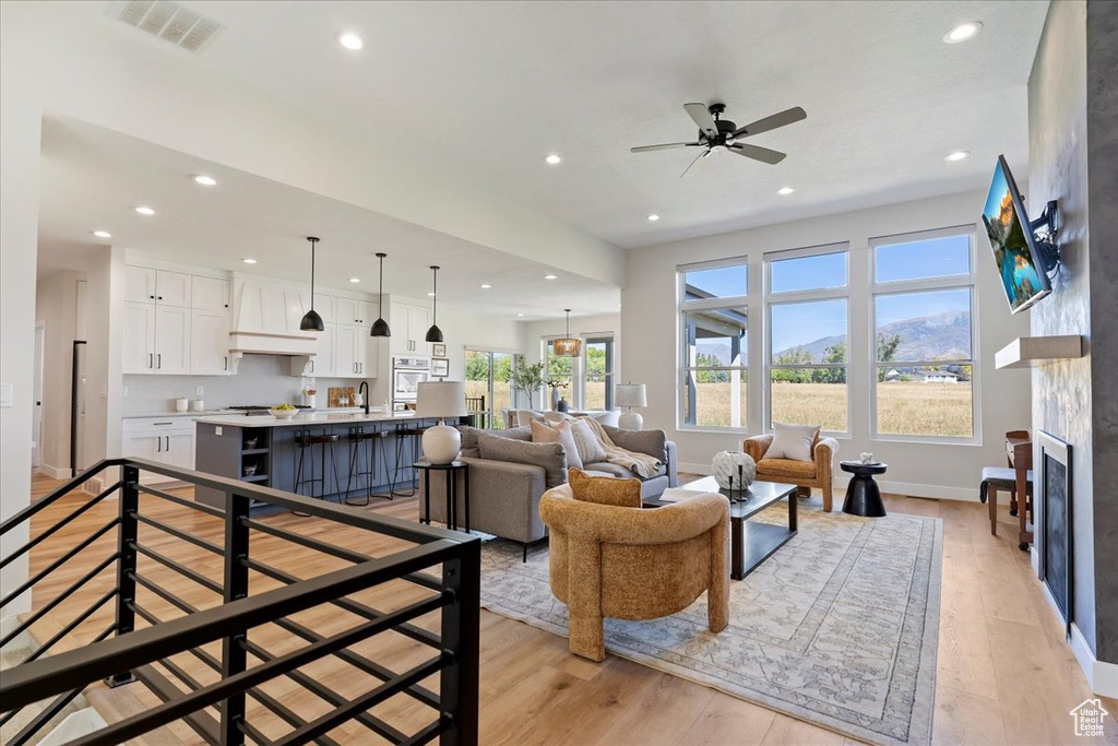 71 S HARVS LN Kaysville, UT 84037