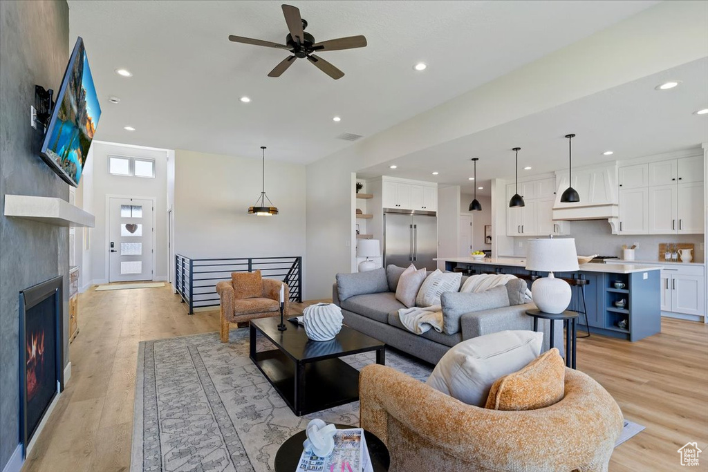 71 S HARVS LN Kaysville, UT 84037