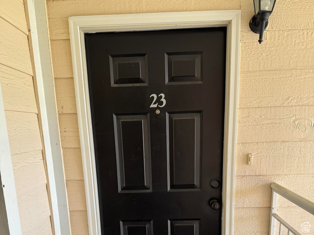 Photo 2 for MLS #2116185 at 2095 S Main St #23