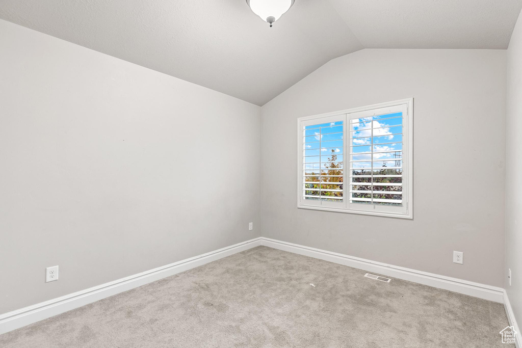 Photo 12 for MLS #2116194 at 3158 S 2985 West
