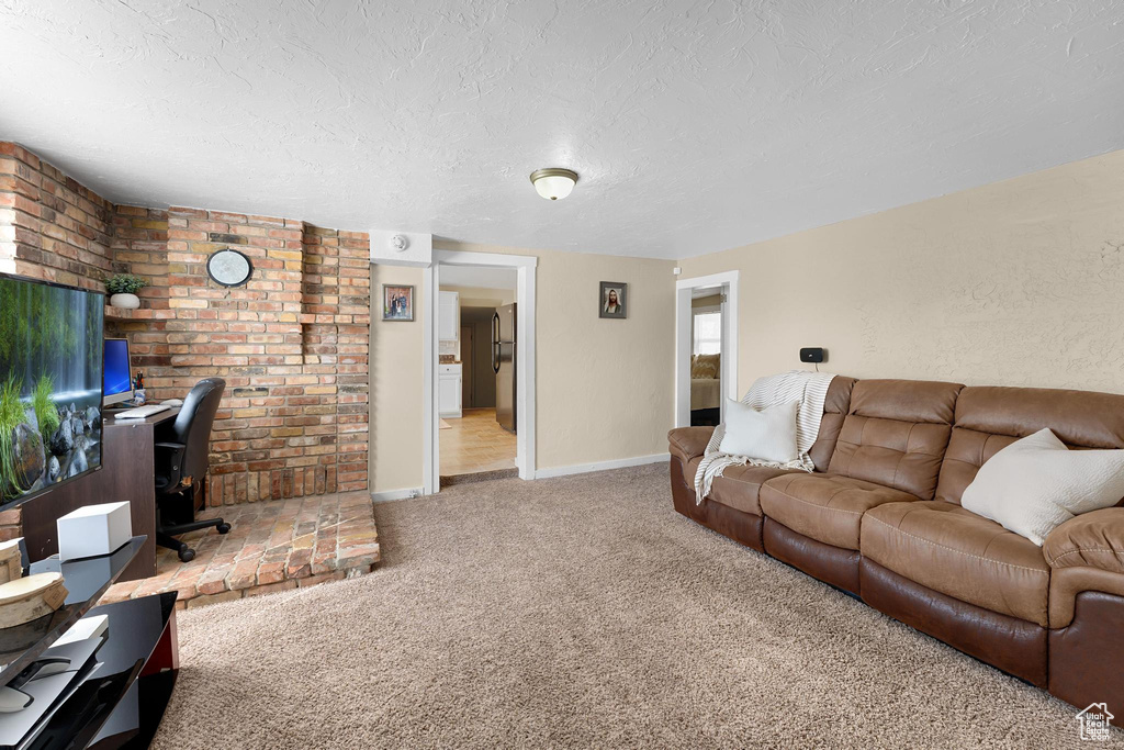 Photo 3 for MLS #2116202 at 28 W Stauffer Ln