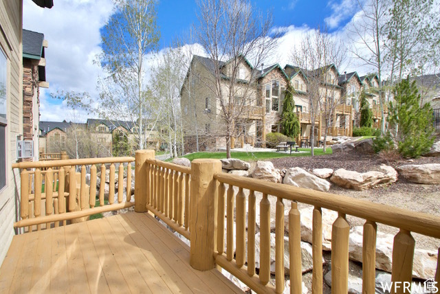 Photo 10 for MLS #2116206 at 5060 Lakeview Dr #1105