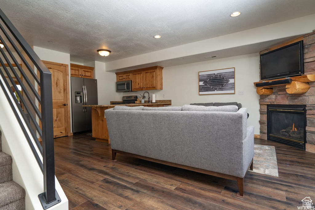 Photo 6 for MLS #2116206 at 5060 Lakeview Dr #1105