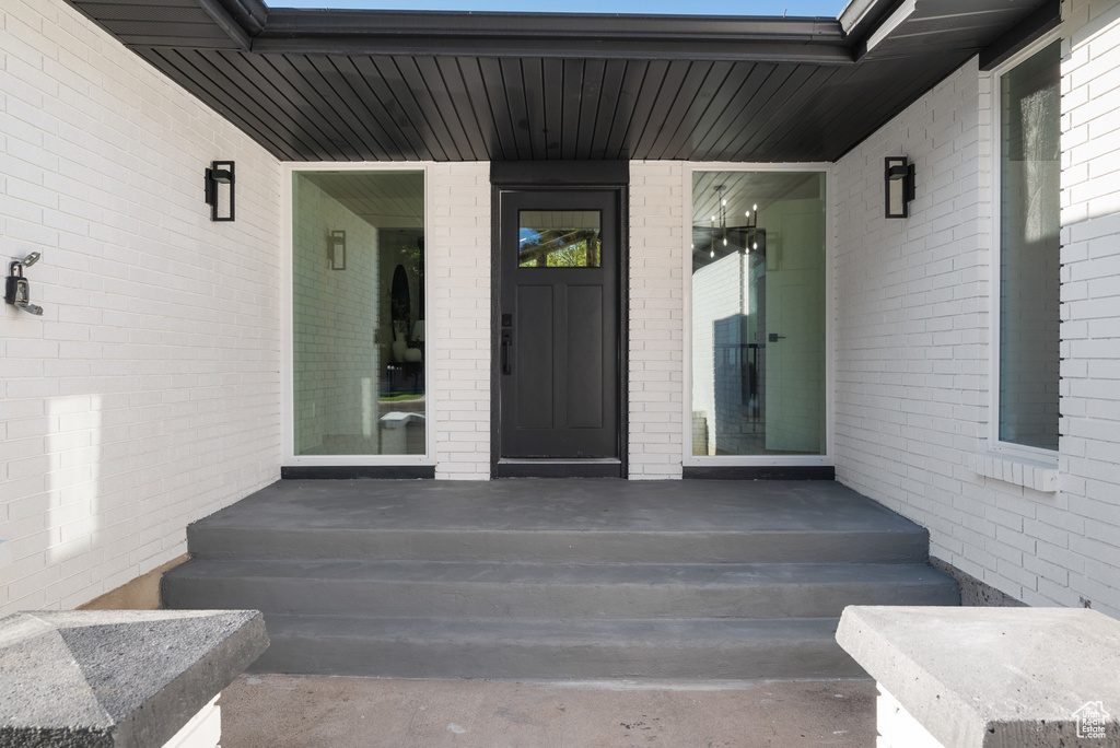 Photo 5 for MLS #2116210 at 2271 E Alta Canyon Dr