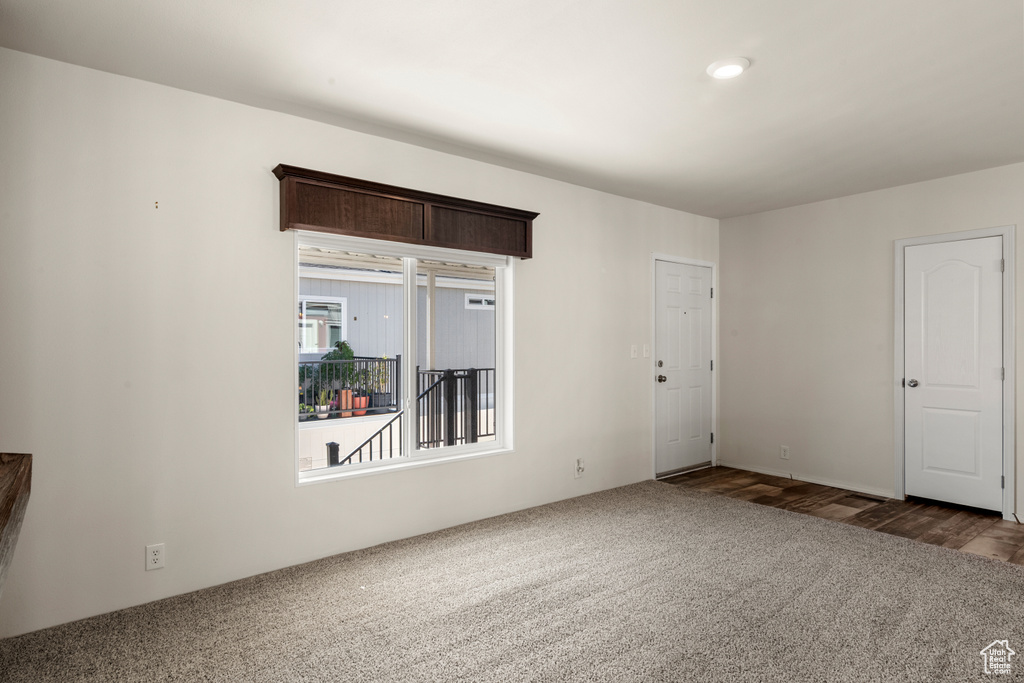 Photo 4 for MLS #2116216 at 1700 W 2700 North #5