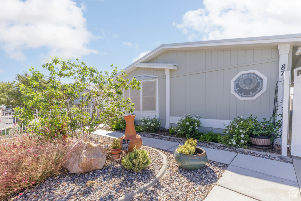 Photo 3 for MLS #2116217 at 87 N 3950 West