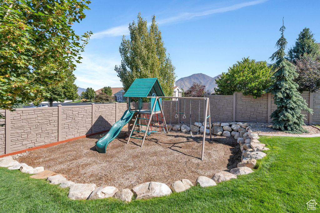 Photo 45 for MLS #2116218 at 764 N Burke Ln
