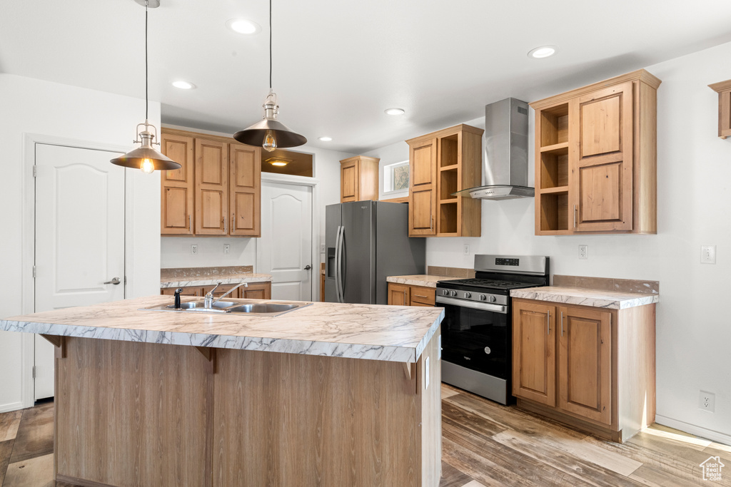 Photo 2 for MLS #2116223 at 1700 W 2700 North #84