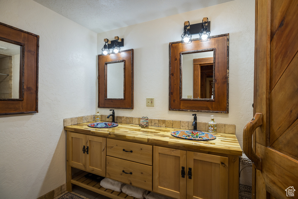 Photo 25 for MLS #2116232 at 1095 S Montezuma Canyon Rd