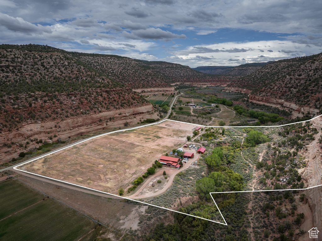Photo 2 for MLS #2116232 at 1095 S Montezuma Canyon Rd