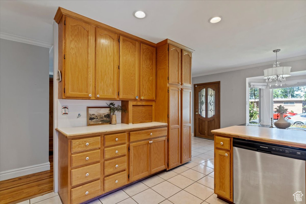 Photo 9 for MLS #2116235 at 1379 W Dupont Ave