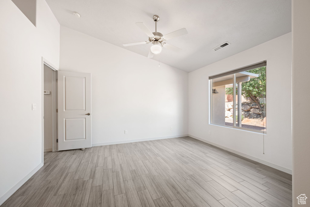 Photo 11 for MLS #2116256 at 1630 E 2450 South #231
