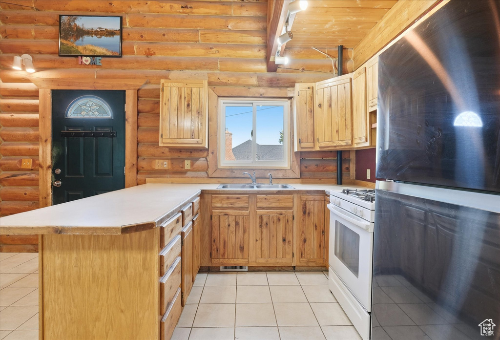 Photo 3 for MLS #2116259 at 371 S 100 East