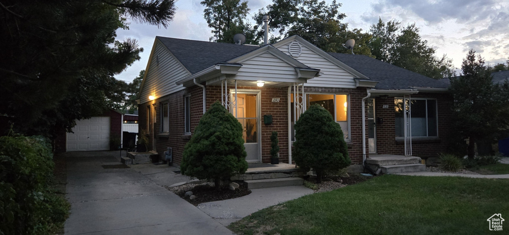 Photo 2 for MLS #2116261 at 1838 E Hillcrest Ave