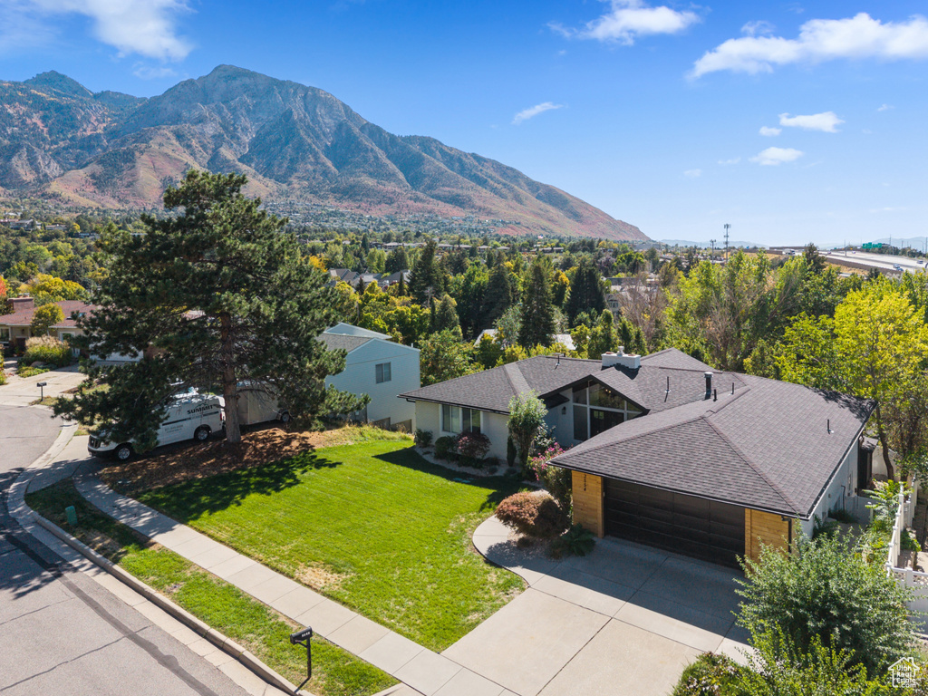 Photo 2 for MLS #2116266 at 3554 E Suniland Cir