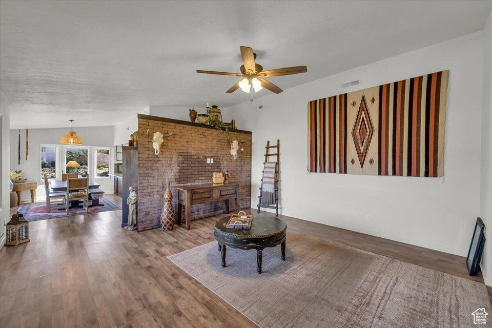 Photo 3 for MLS #2116267 at 2150 S Balboa Way #9