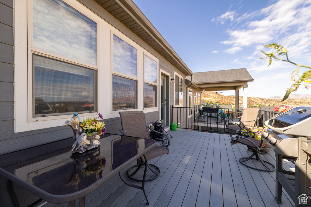 Photo 10 for MLS #2116274 at 94 W Hillside Dr