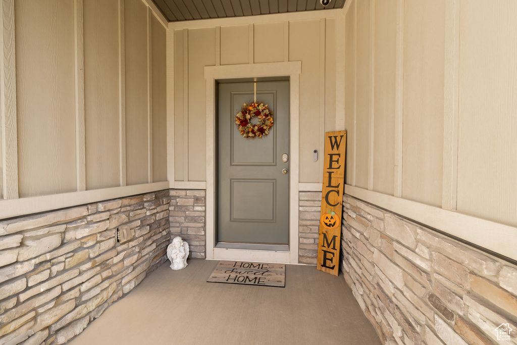 Photo 3 for MLS #2116274 at 94 W Hillside Dr