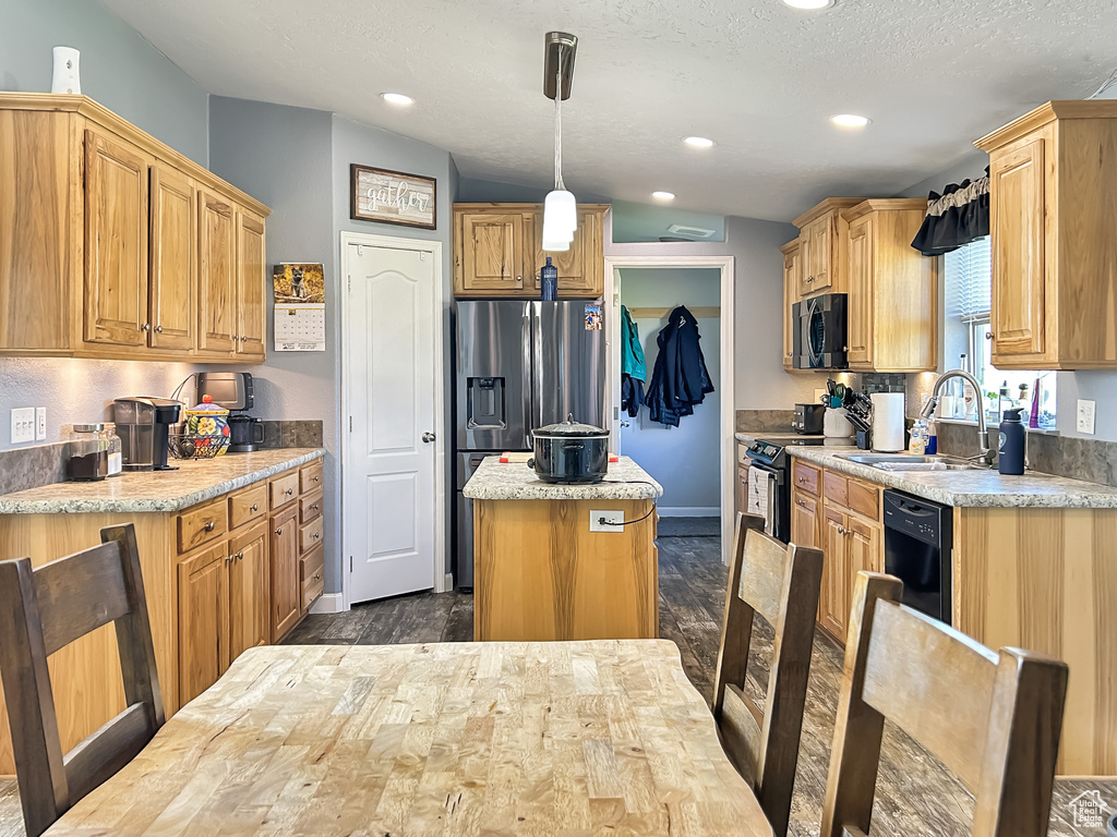 Photo 3 for MLS #2116285 at 1436 E Jensen Rd