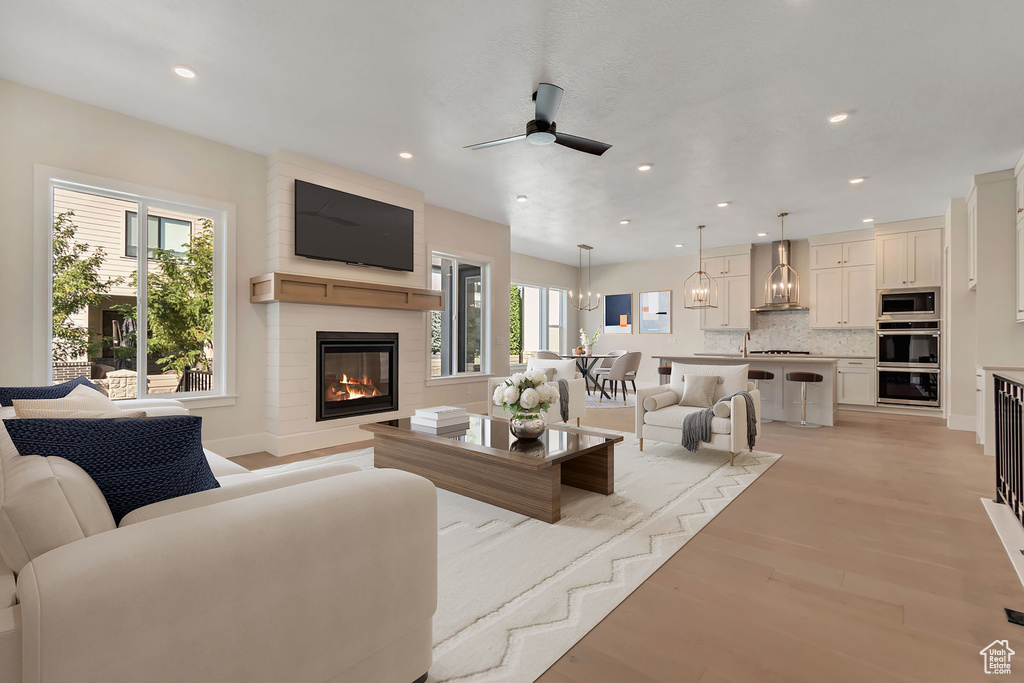 Photo 2 for MLS #2116293 at 283 E Concord Farm Ln #2