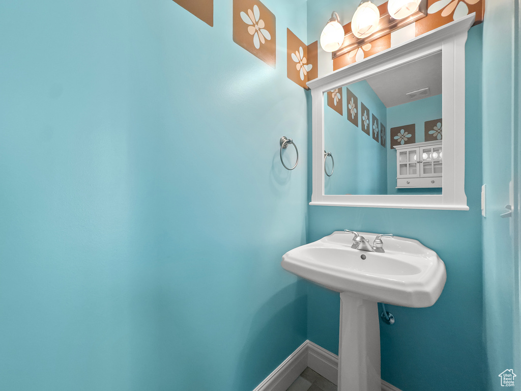 8149 S 2425 E South Weber, UT 84405