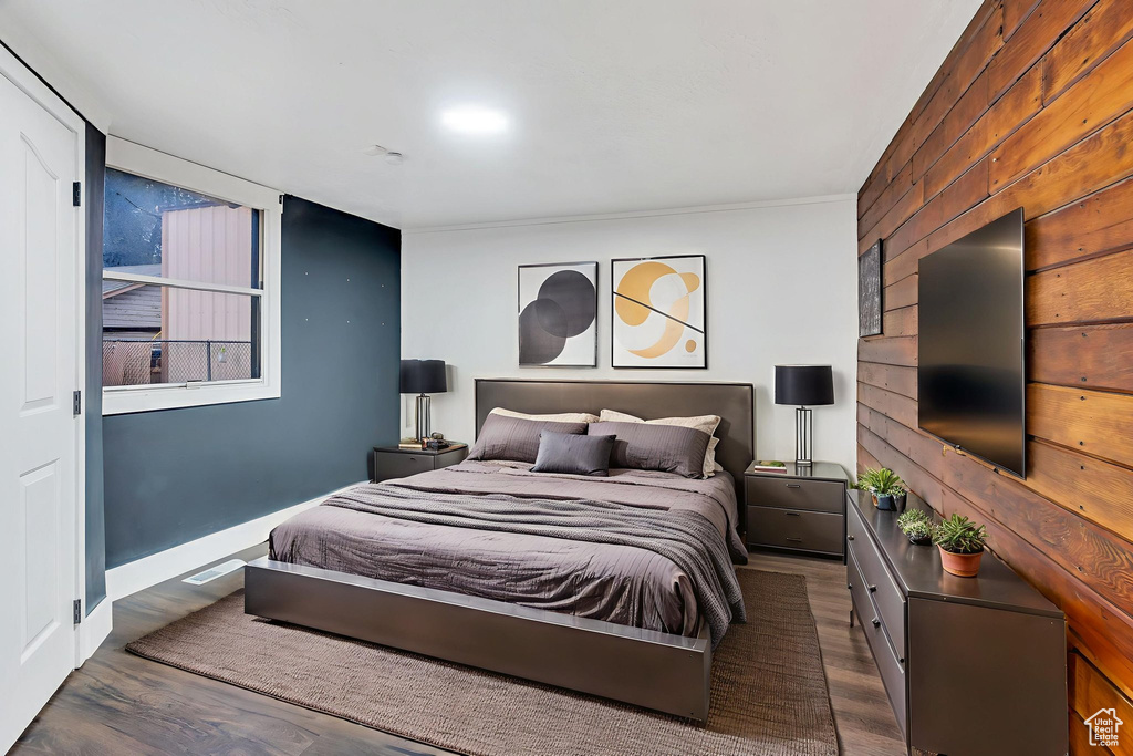 Photo 9 for MLS #2116335 at 539 W 24th St