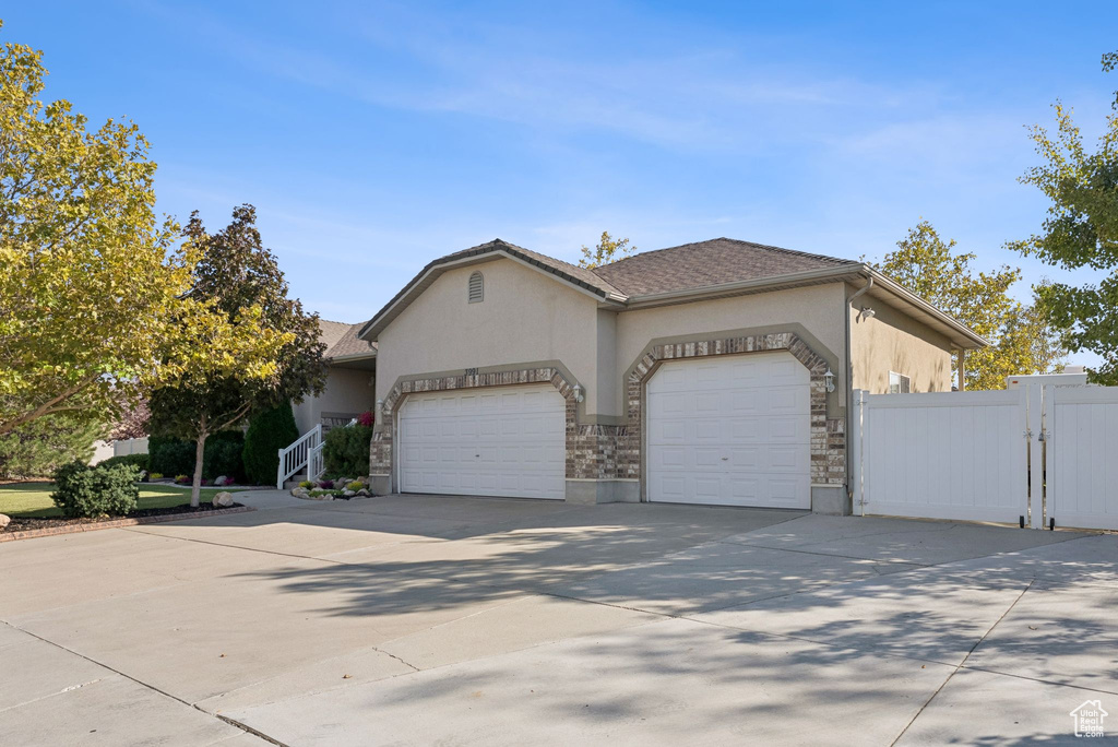 Photo 2 for MLS #2116344 at 3991 W 2920 South