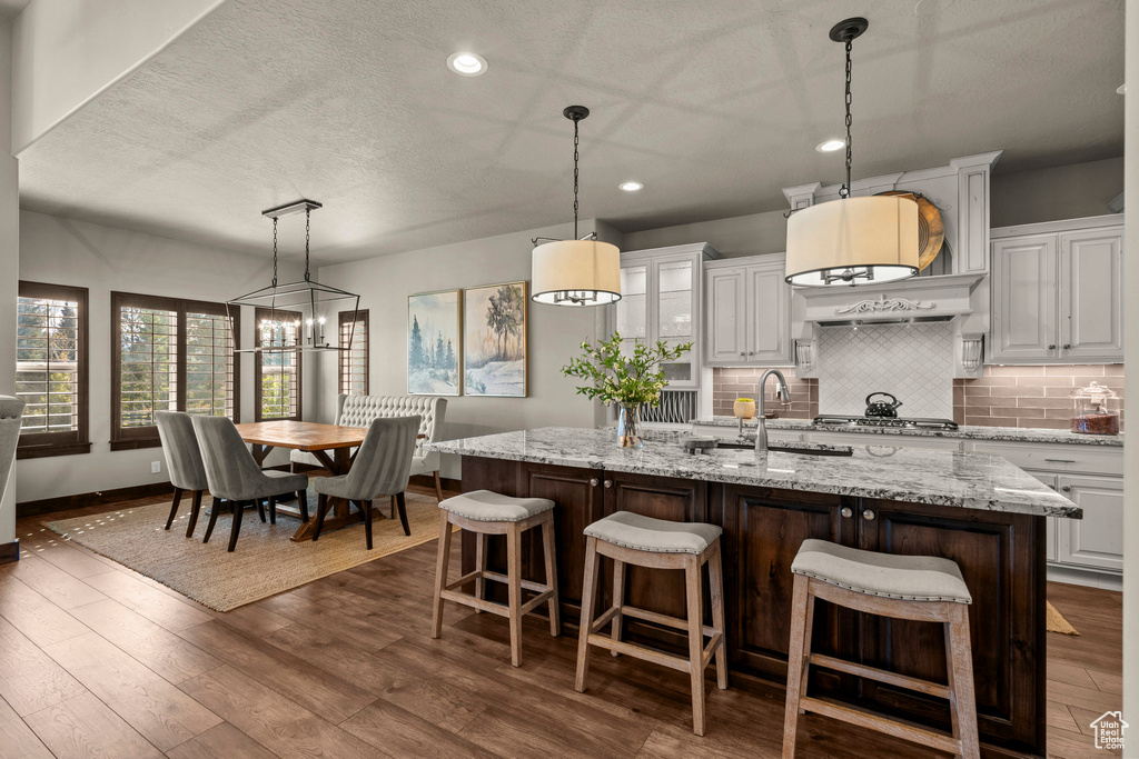 Photo 23 for MLS #2116356 at 587 W Bayhill Dr