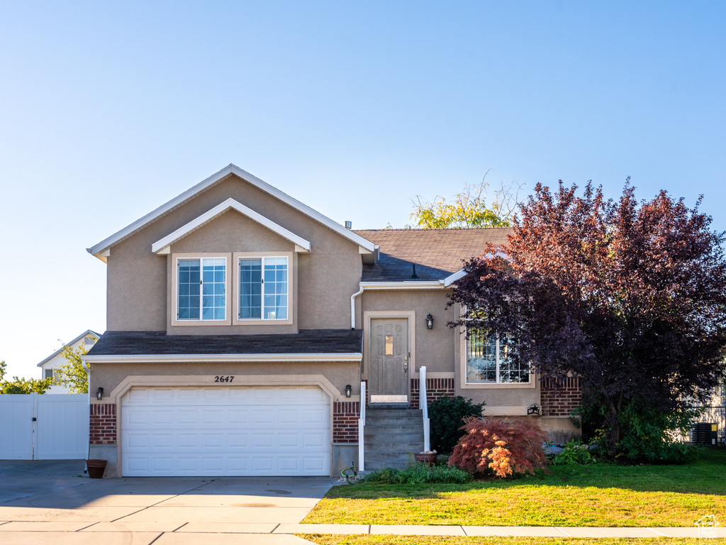 Photo 2 for MLS #2116358 at 2647 W 1445 North