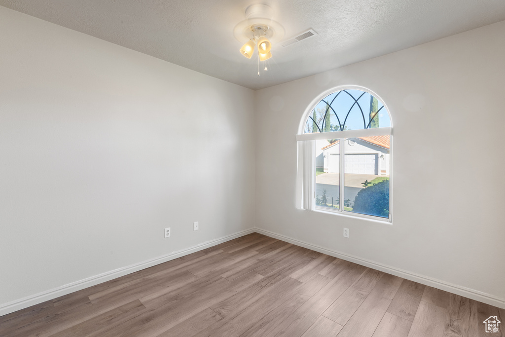 Photo 13 for MLS #2116362 at 646 N 2450 East #17